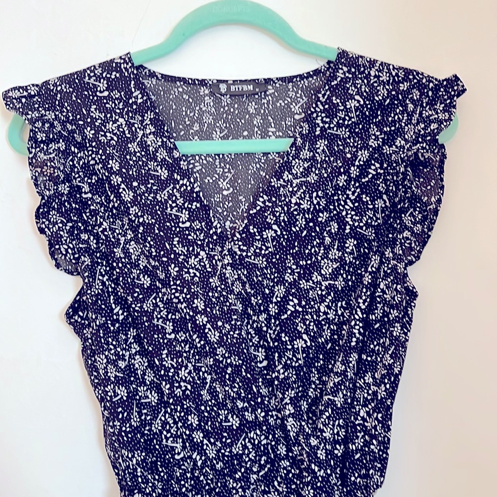 EUC BTFBM BLACK AND WHITE FLORAL MIDI DRESS - Size M!